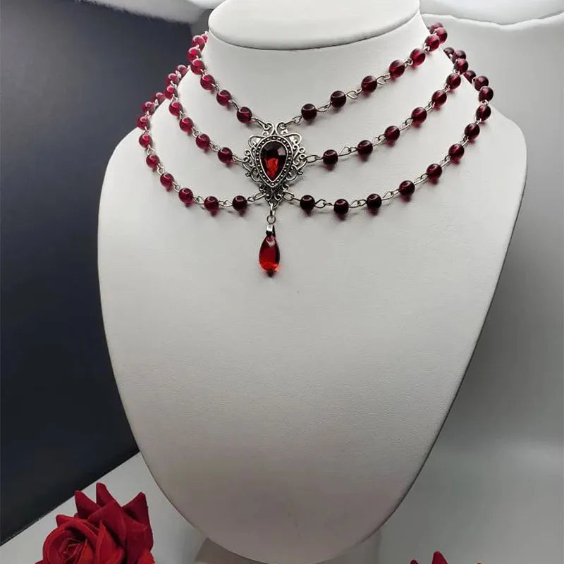 ROYAL LOVE NECKLACE