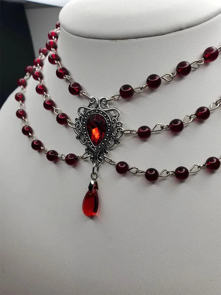 ROYAL LOVE NECKLACE
